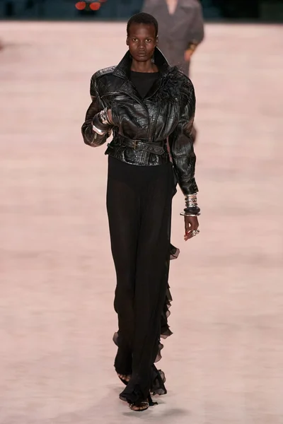 Look 14